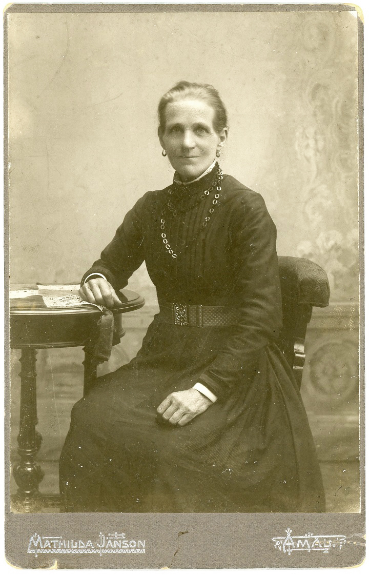 Woman in black by Mathilde Janson 2