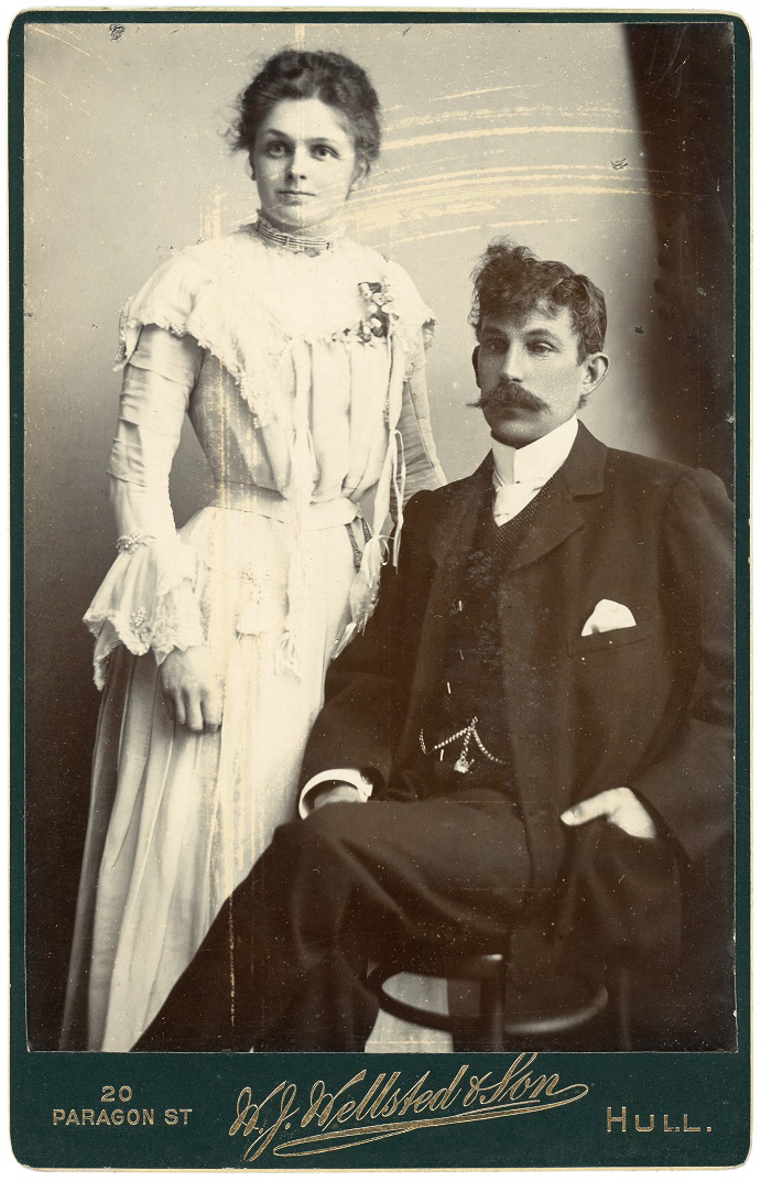 Couple in Hull by Wellsted &amp; Son 2